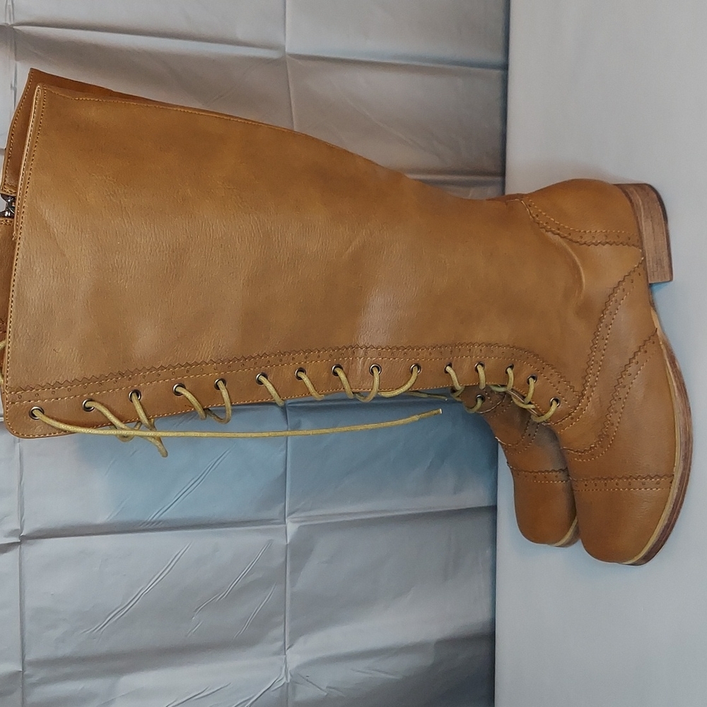 GC Tan Lace Up Boots - Picture 2 of 5